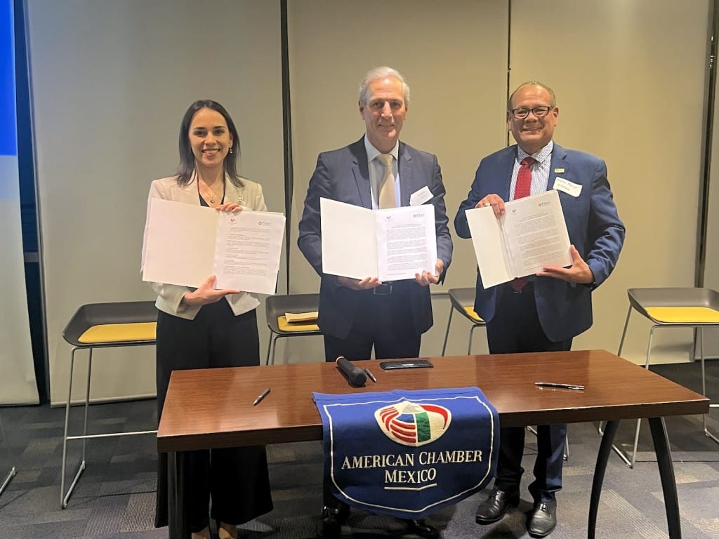 pharr-edc-amcham-noreste-sign-mou